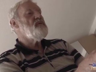 Old young - big putz garry ata fucked by ýaşlar she licks thick old man prick